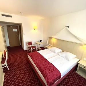 Chateau Kurfuerstendamm 4*, Berlin Almanya
